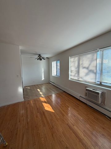 6250 N Kenmore Avenue 501, Chicago, IL 60660