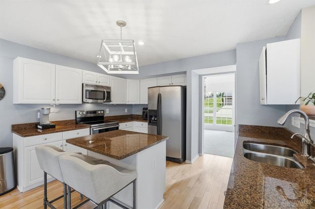 702 Rosewynne Court, Cleves, OH 45002