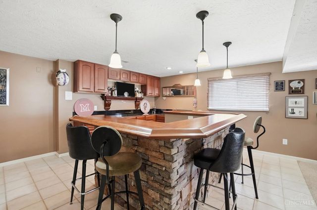 702 Rosewynne Court, Cleves, OH 45002