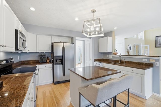 702 Rosewynne Court, Cleves, OH 45002