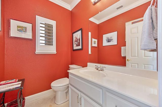 2371 Amber Falls Dr, Rocklin, CA 95765