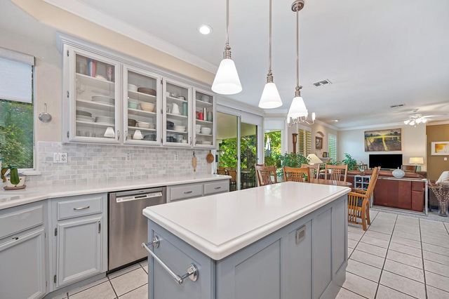 2371 Amber Falls Dr, Rocklin, CA 95765