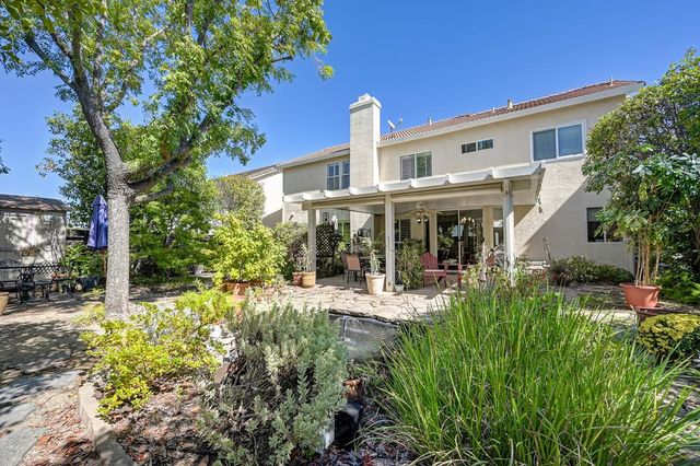 2371 Amber Falls Dr, Rocklin, CA 95765