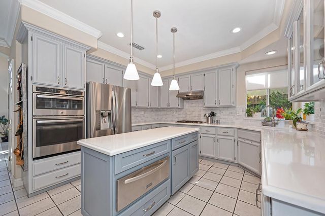2371 Amber Falls Dr, Rocklin, CA 95765
