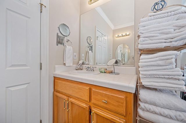 2371 Amber Falls Dr, Rocklin, CA 95765