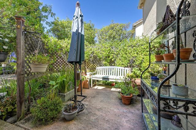 2371 Amber Falls Dr, Rocklin, CA 95765