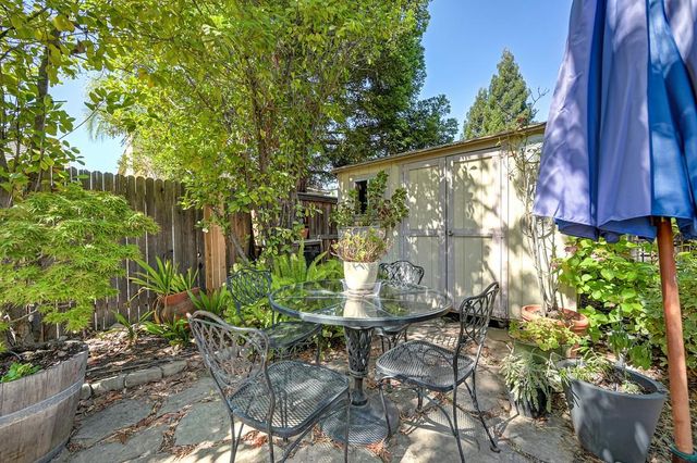 2371 Amber Falls Dr, Rocklin, CA 95765