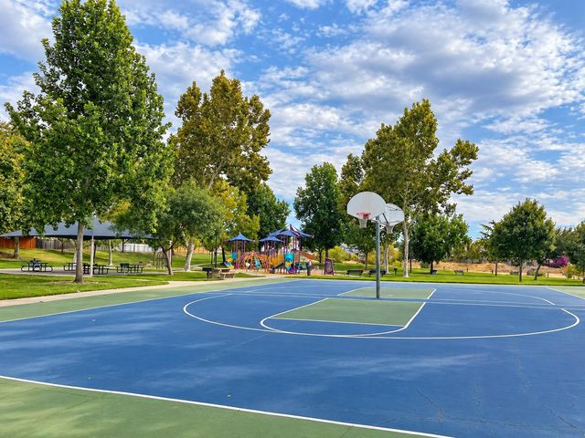 2371 Amber Falls Dr, Rocklin, CA 95765