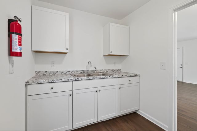 101 Valley View Cir, Clarksville, TN 37040
