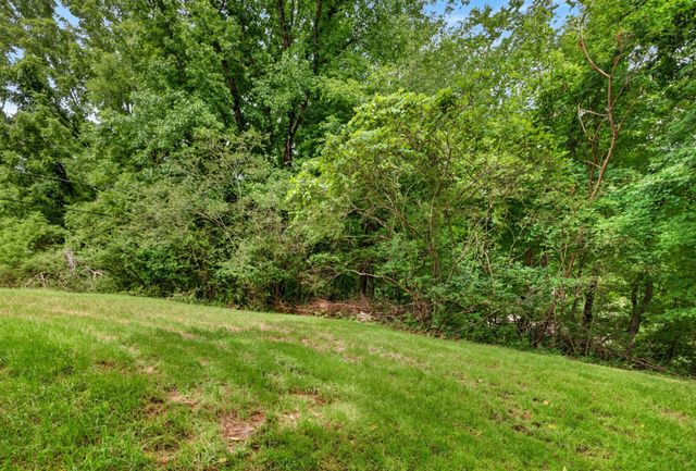 101 Valley View Cir, Clarksville, TN 37040