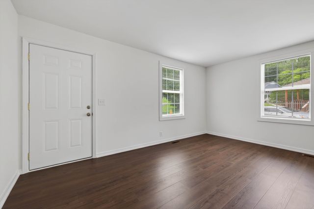 101 Valley View Cir, Clarksville, TN 37040