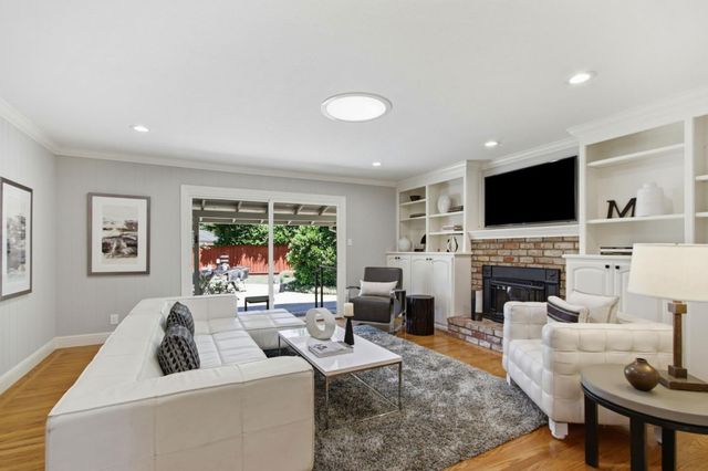 950 Black Mountain Court, Los Altos, CA 94024