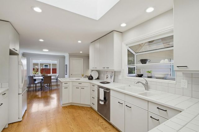 950 Black Mountain Court, Los Altos, CA 94024