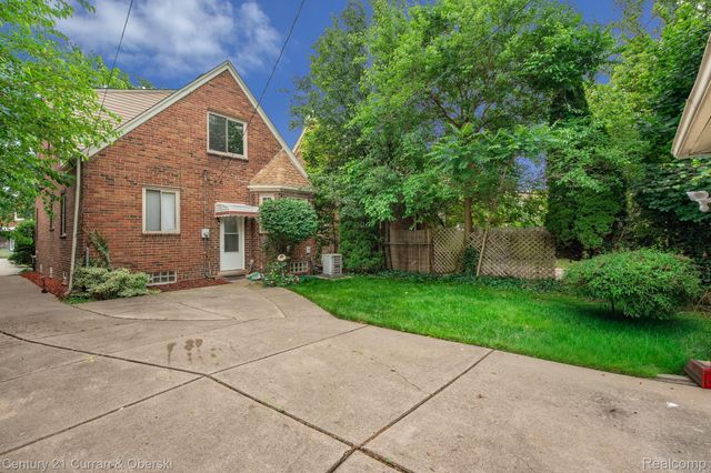 7841 Bingham Street, Dearborn, MI 48126