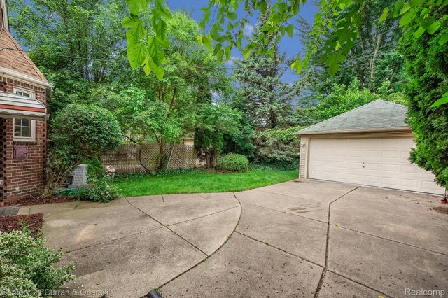 7841 Bingham Street, Dearborn, MI 48126