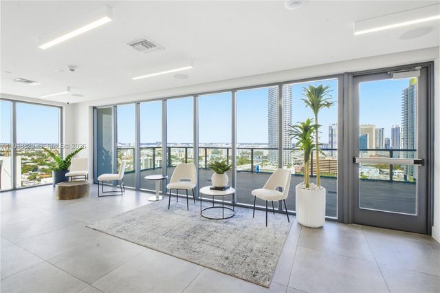 239 SW 9th St 2401, Miami, FL 33130