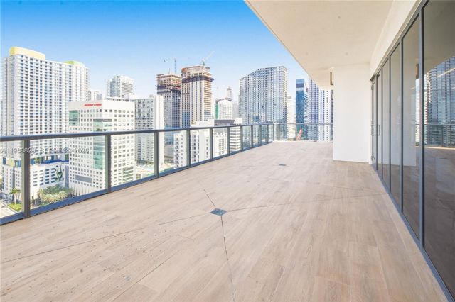 239 SW 9th St 2401, Miami, FL 33130