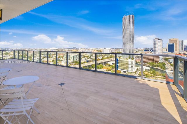 239 SW 9th St 2401, Miami, FL 33130