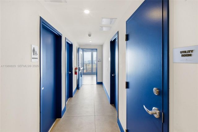 239 SW 9th St 2401, Miami, FL 33130