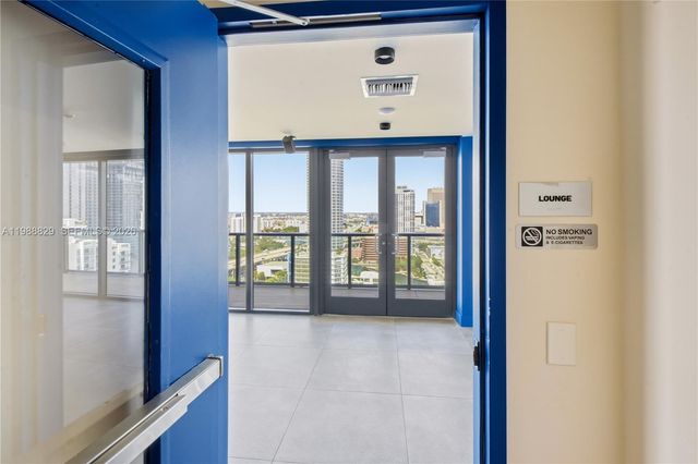 239 SW 9th St 2401, Miami, FL 33130