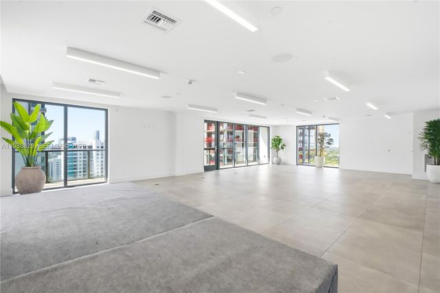 239 SW 9th St 2401, Miami, FL 33130