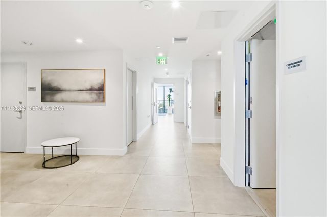 239 SW 9th St 2401, Miami, FL 33130