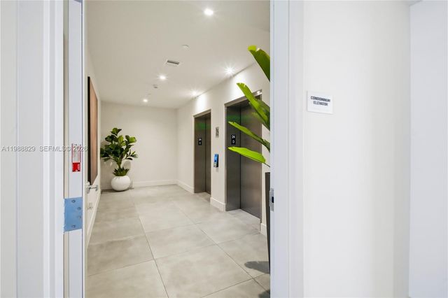 239 SW 9th St 2401, Miami, FL 33130