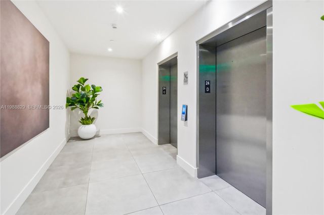 239 SW 9th St 2401, Miami, FL 33130