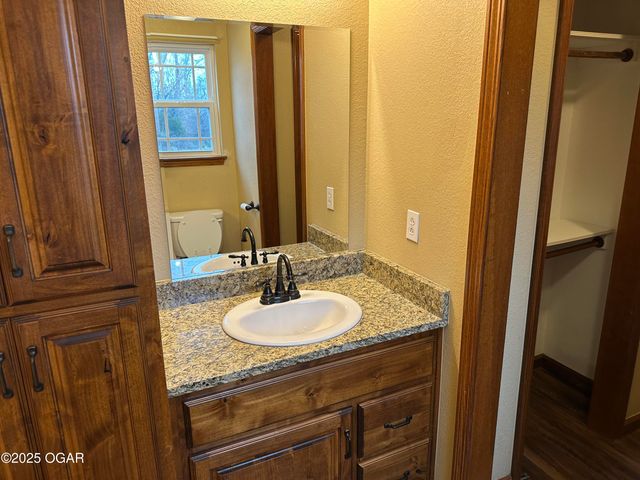 11448 Hickman Lane, Neosho, MO 64850