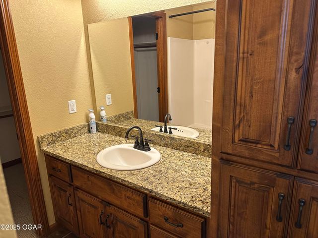 11448 Hickman Lane, Neosho, MO 64850