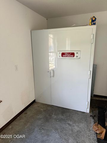 11448 Hickman Lane, Neosho, MO 64850