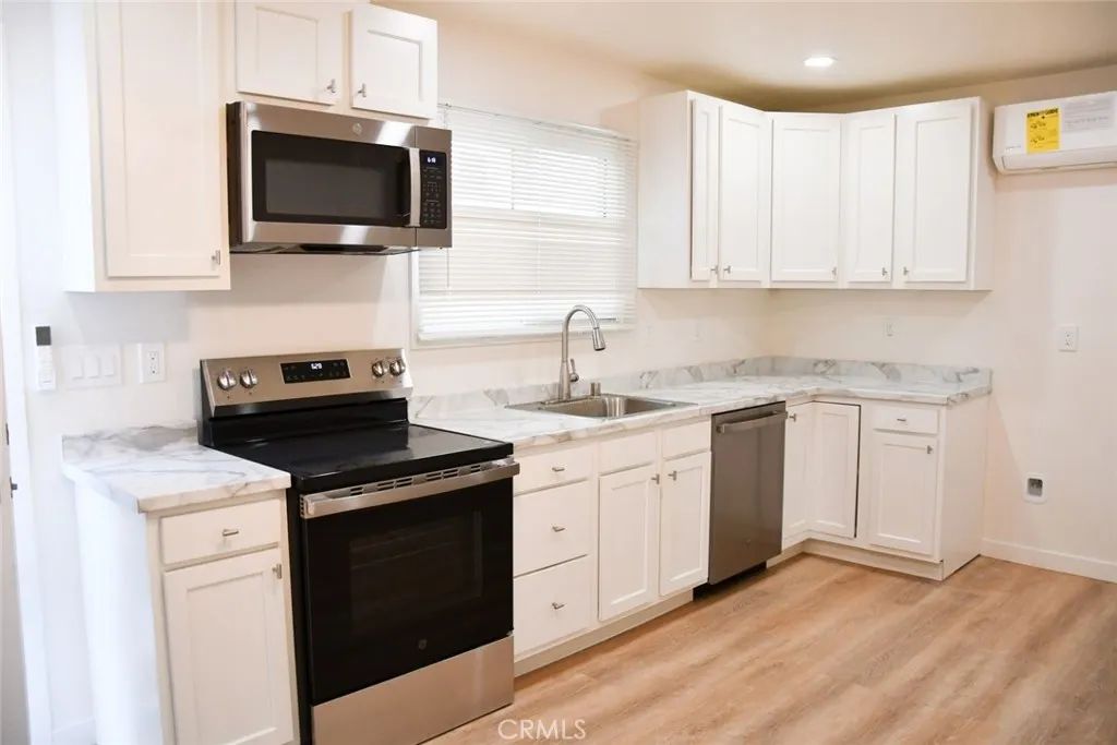 388 Parker B, Orange, CA 92868
