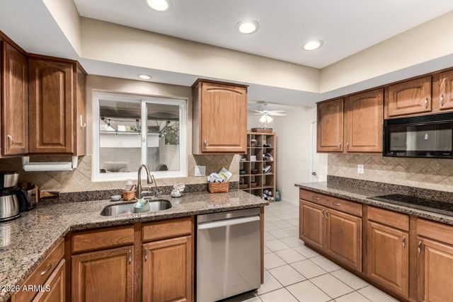 475 LEISURE WORLD --, Mesa, AZ 85206