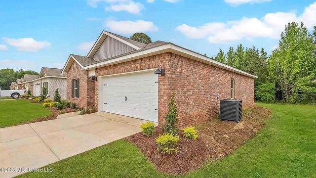 330 Cedar Crest Drive, Pearl, MS 39208