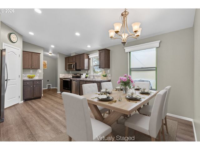 2889 KINNEY Loop, Eugene, OR 97408