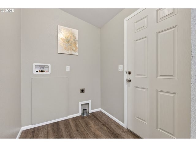 2889 KINNEY Loop, Eugene, OR 97408