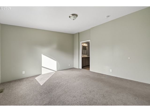 2889 KINNEY Loop, Eugene, OR 97408