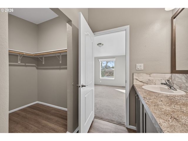 2889 KINNEY Loop, Eugene, OR 97408