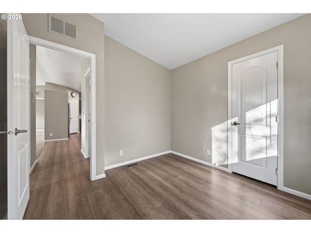 2889 KINNEY Loop, Eugene, OR 97408