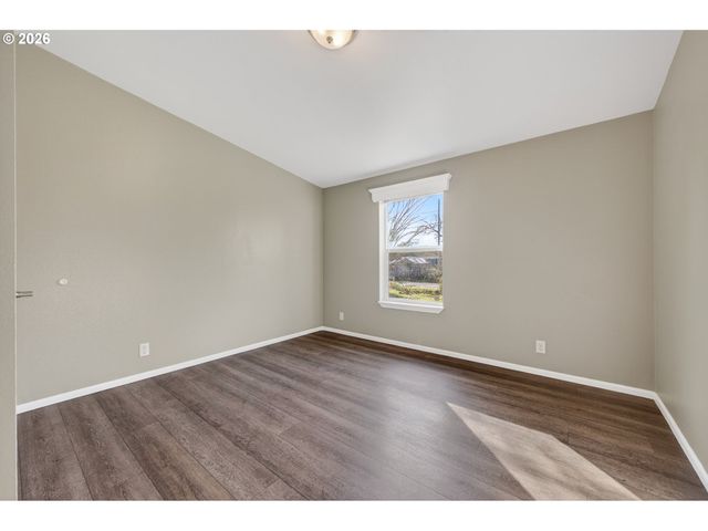 2889 KINNEY Loop, Eugene, OR 97408