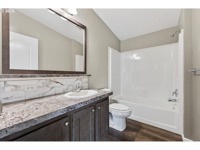 2889 KINNEY Loop, Eugene, OR 97408