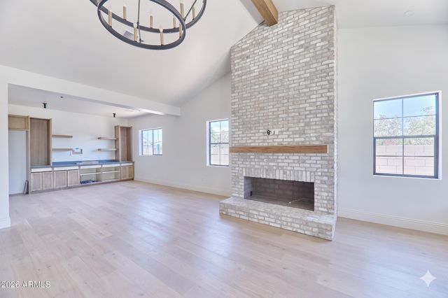 3913 E CAMPBELL Avenue, Phoenix, AZ 85018