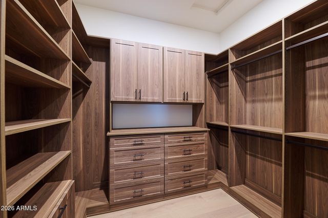 3913 E CAMPBELL Avenue, Phoenix, AZ 85018
