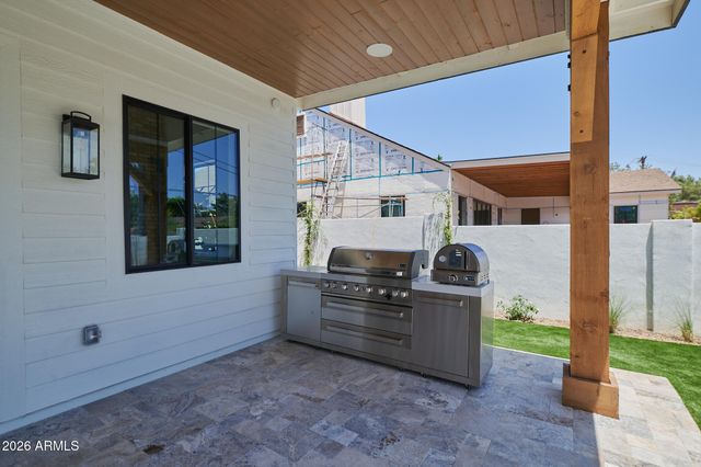3913 E CAMPBELL Avenue, Phoenix, AZ 85018