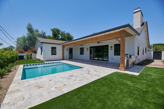 3913 E CAMPBELL Avenue, Phoenix, AZ 85018