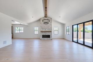 3913 E CAMPBELL Avenue, Phoenix, AZ 85018