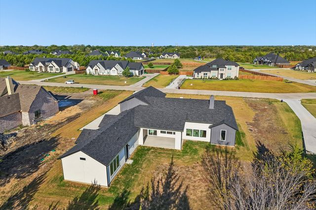 3080 Glen Oaks Drive, Waxahachie, TX 75165