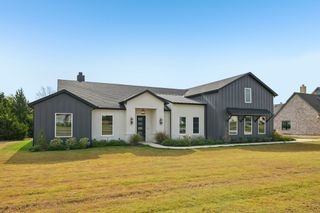 3080 Glen Oaks Drive, Waxahachie, TX 75165