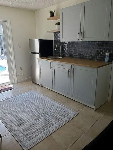 12011 NW 33rd St, Sunrise, FL 33323