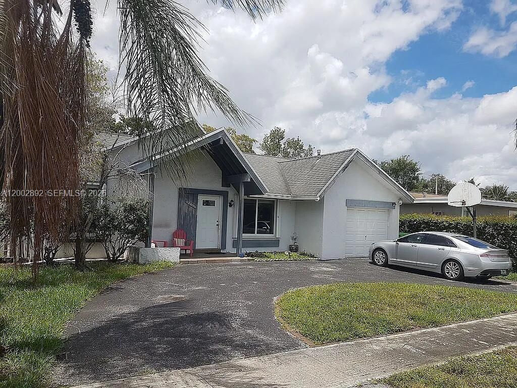 12011 NW 33rd St, Sunrise, FL 33323